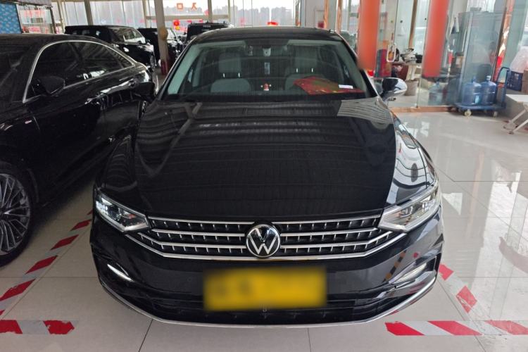 Used Volkswagen Magotan 2023 2 Million Units Limited Edition 330TSI DSG Leading Version