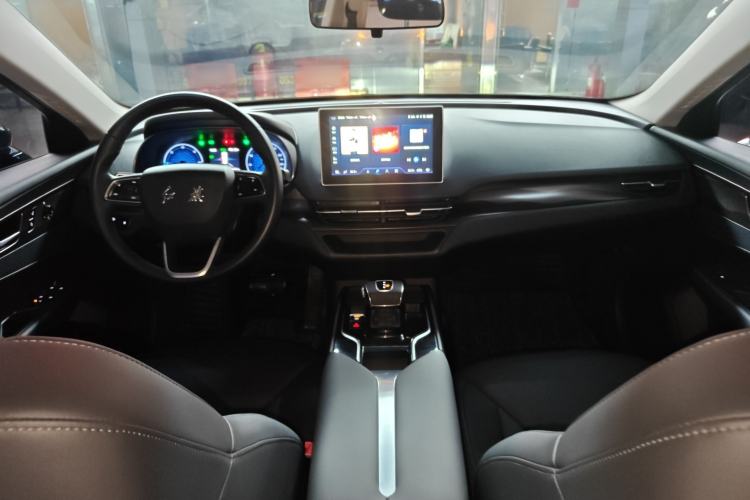 Used Hongqi E-QM5 2022 431 km Charge & Enjoy Edition Center Console