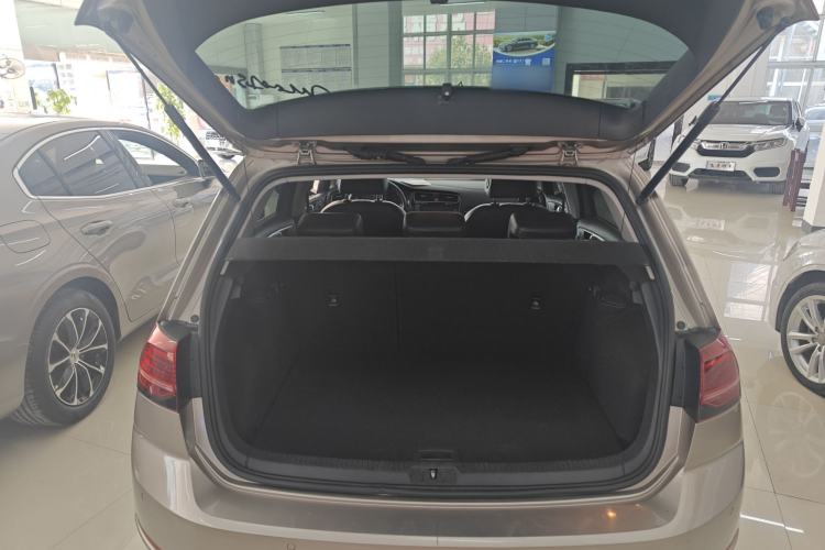 Used Volkswagen Golf 2018 230TSI Automatic Luxury Version