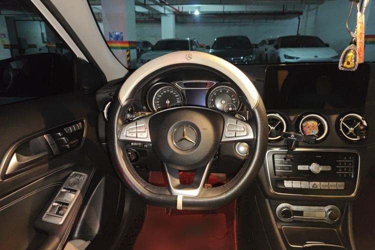 Used Mercedes-Benz GLA 2019 GLA 200 Fashion Model Steering Wheel