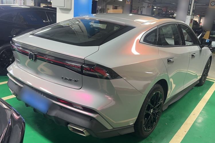 Used CHANGAN UNI-V 2024 1.5T Smart Navigation Version Rear Right 45 Deg