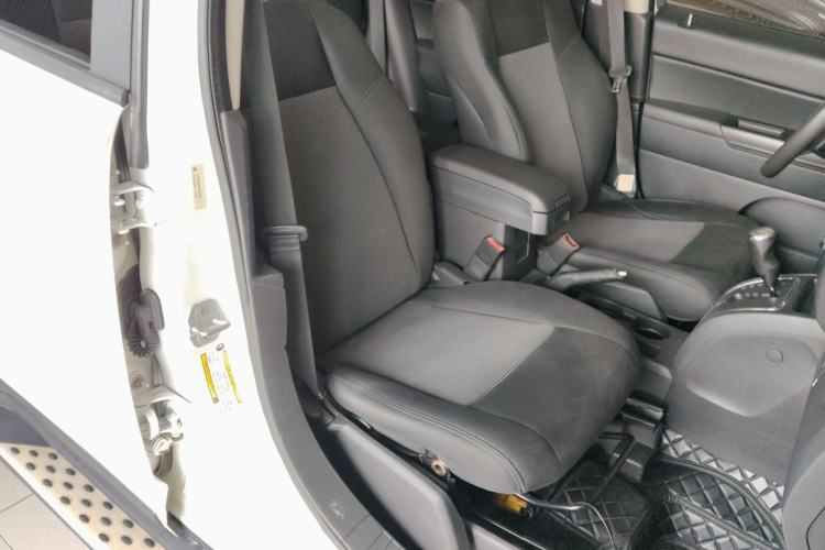 Used Jeep Compass 2013 2.4L four-wheel-drive sport version Right Front Seat