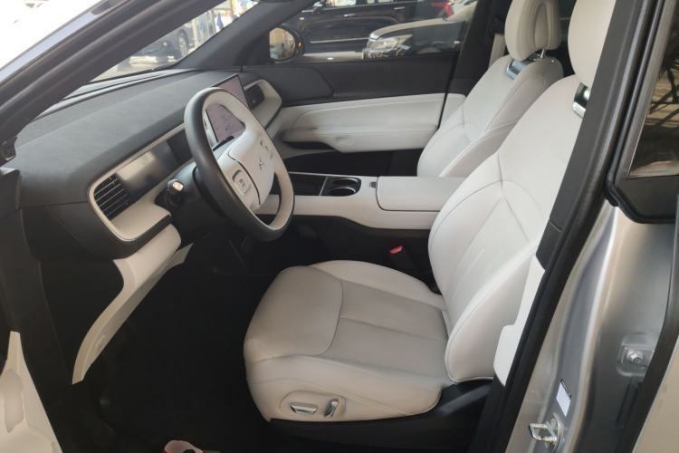 Used XPeng G6 2023 755 Ultra-Long Range Max Left Front Seat