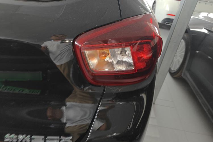 Used Dongfeng NAMMI BOX 2022 Revised Light Wind Edition 201 km Standard Version
