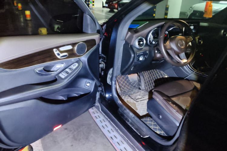 Used Mercedes-Benz GLC 2018 GLC 260 4MATIC Luxury Model
