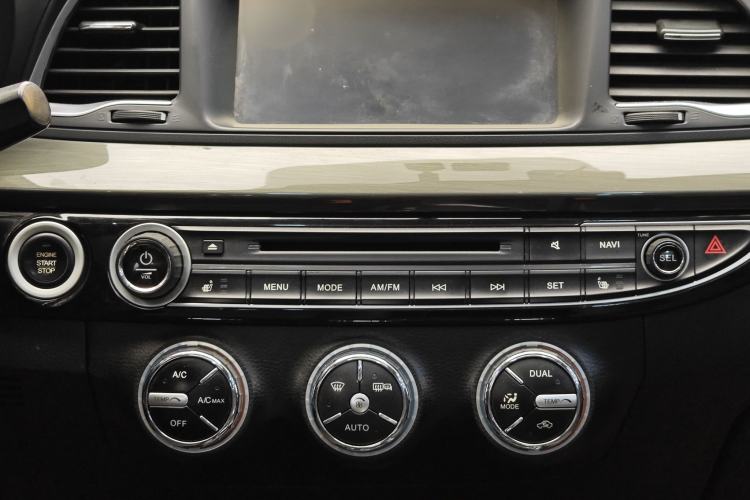 Used GAC Trumpchi GA6 2015 1.8T DCT Luxury Navigation Model Audio And AC Panel