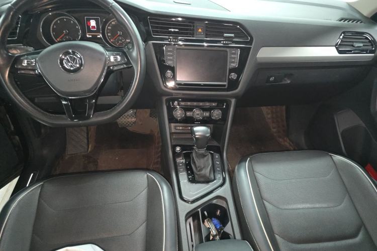 Used Volkswagen Tiguan L 2017 330TSI Automatic Two-Wheel Drive Flagship Edition Center Console
