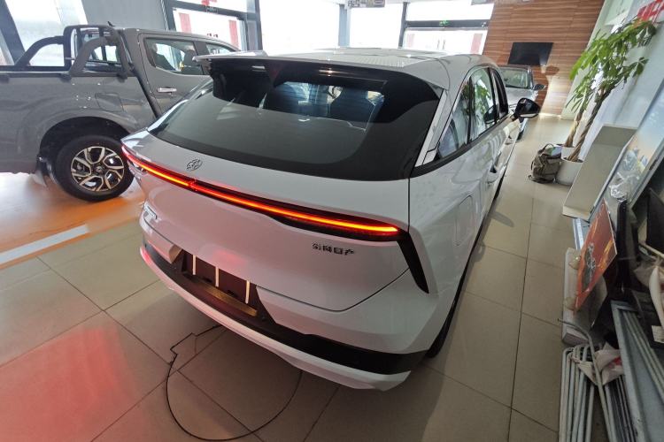 Used Venucia V DD-i 2025 Orca 150km Joyful Journey Edition