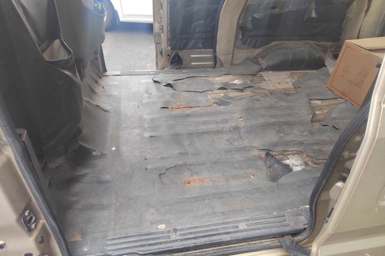 Used Wuling Rongguang 2011 1.2L Base Version Left Rear Seat