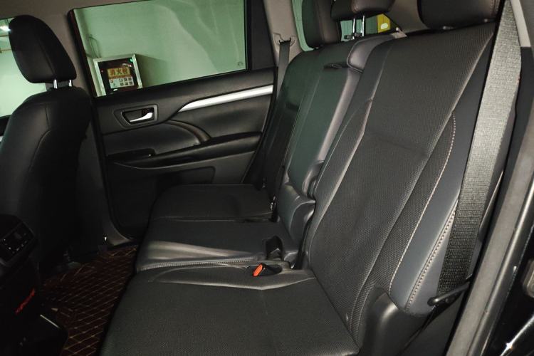 Used Toyota Highlander 2018 2.0T Four-Wheel Drive Prestige Version 7 Seats China VI Standard Left Rear Seat