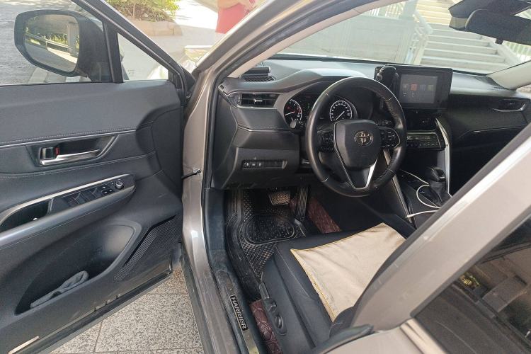 Used Toyota Harrier 2022 2.0L CVT Two-Wheel Drive Entry Version