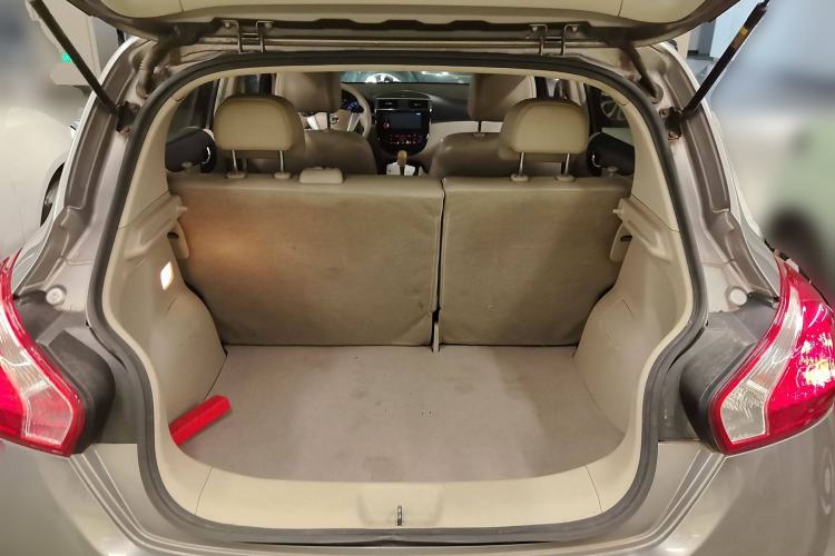 Used Nissan Tiida 2011 1.6L CVT Smart Version Trunk