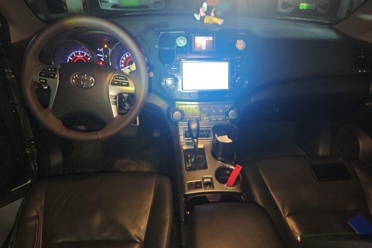 Used Toyota Highlander 2012 2.7L Two-Wheel Drive 7-Seater Luxury Edition
