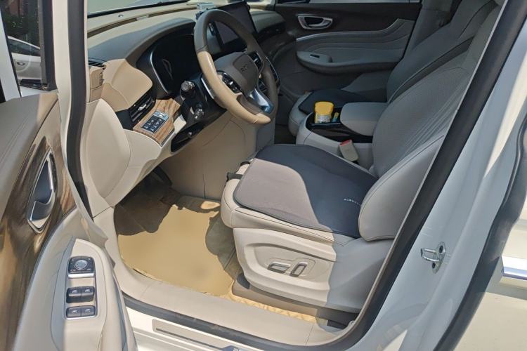 Used Roewe iMAX8 2023 400TGI Comfort Edition