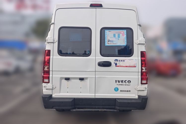 Used Iveco Daily 2023 2.5T A37M1 Long Wheelbase Mid-Height Dual-Tire Side-Sliding Doors 5–9 Seats