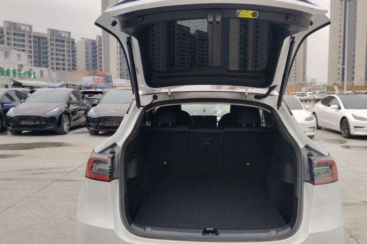 Used Tesla Model Y 2024 Long-Range All-Wheel-Drive Version