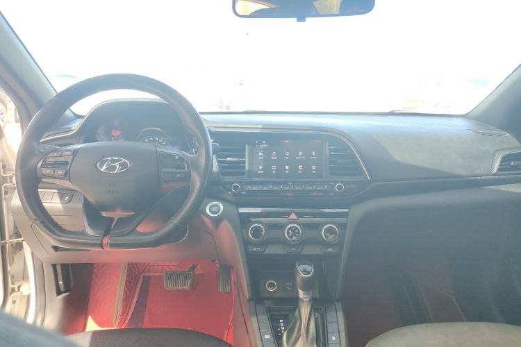Used Hyundai Elantra (6th Generation / Lingdong) 2020 1.4T Dual-Clutch Xuan Dong · Dynamic Version Center Console