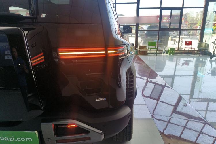 Used Formula Leopard Titanium 3 2025 501 km Range Rear-Wheel Drive Intelligent Driving Max Edition