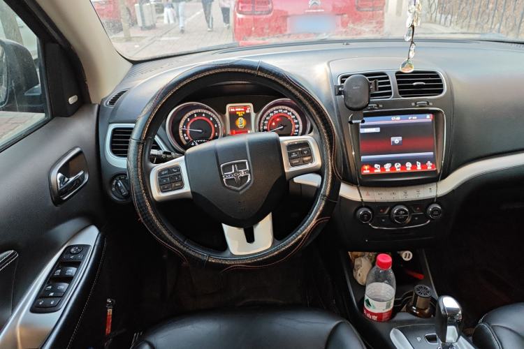 Used Dodge Journey 2013 2.4L Two-Wheel Drive Luxury Version