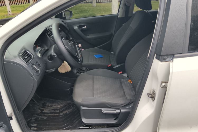 Used Volkswagen Polo 2016 1.6L Automatic Comfort Model