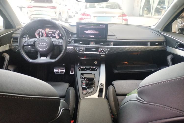 Used Audi A4L 2022 40 TFSI Luxury Dynamic Model Center Console
