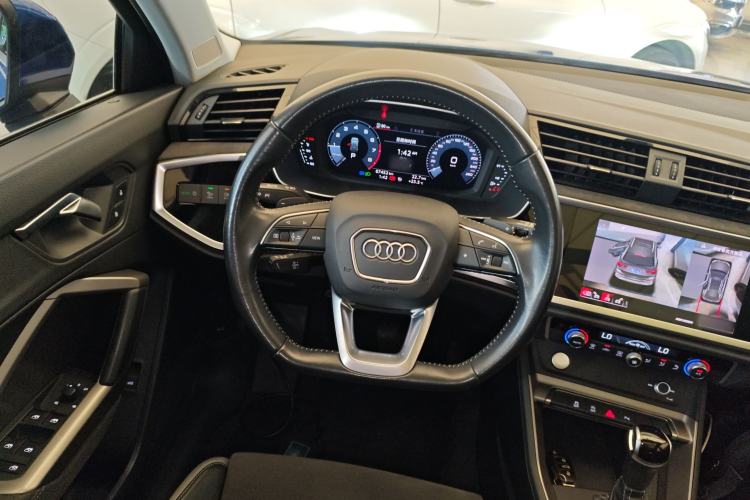 Used Audi Q3 2020 35 TFSI Fashion Dynamic Model Steering Wheel