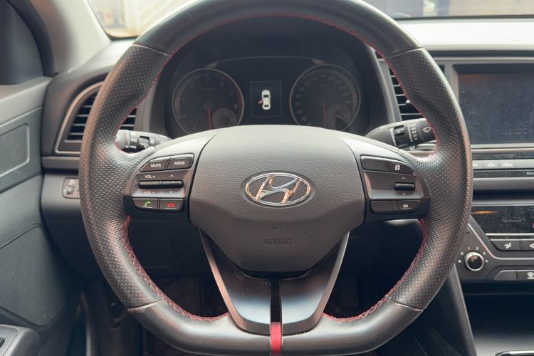 Used Hyundai Elantra (6th Generation / Lingdong) 2018 1.4T Dual-Clutch Xuan Dong · Dynamic Edition Steering Wheel