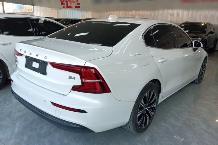 Used Volvo S60 2024 B4 Zhiyuan Luxury Edition
