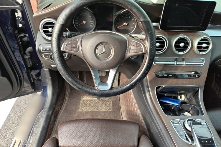 Used Mercedes-Benz GLC 2017 GLC 300 4MATIC Sport Edition Steering Wheel