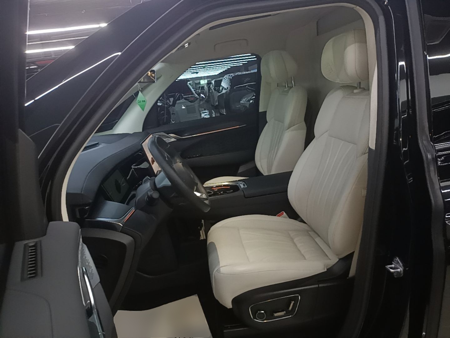 Zeekr 009 2024 GAC Trumpchi — снимка 17