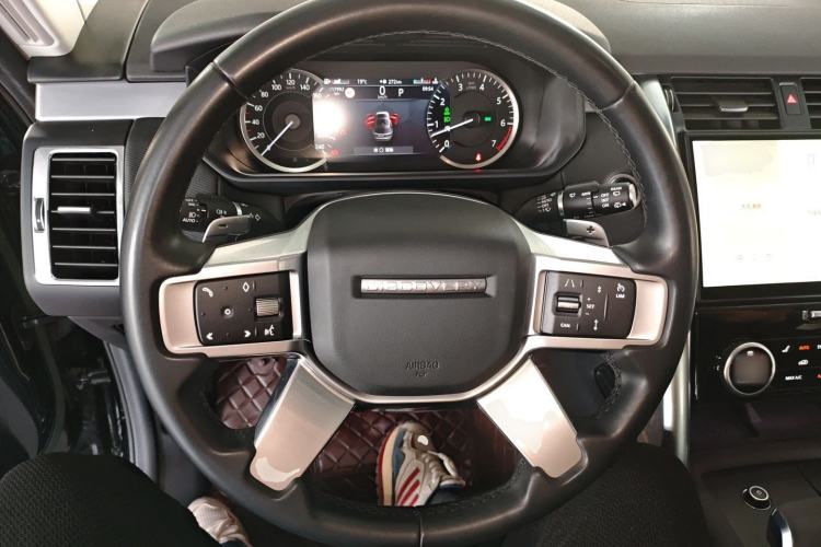 Used Land Rover Discovery 2023 360 PS R-Dynamic S Steering Wheel