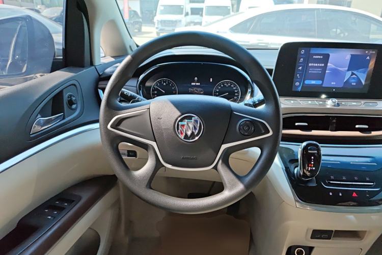 Used Buick GL8 2023 Land Executive Class Comfort Model