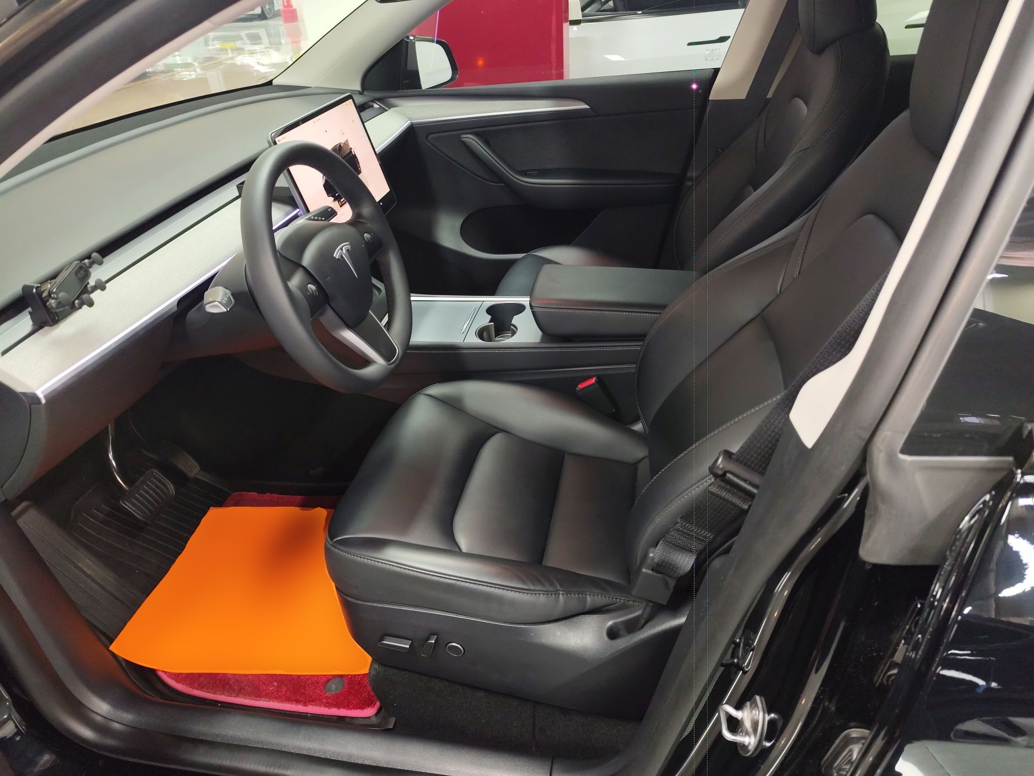 المقاعد الأمامية داخل السيارة