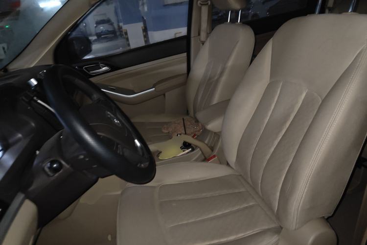 Used Baojun 730 2014 1.5L manual standard trim 7 seats