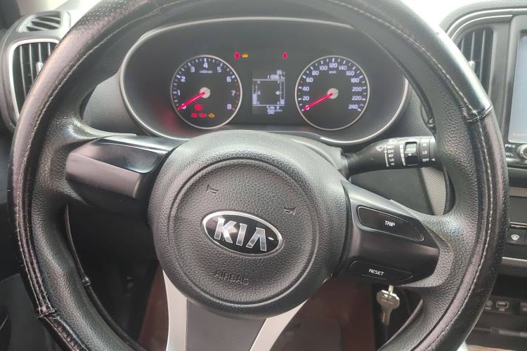 Used Kia KX3 2015 1.6L Manual Two-Wheel-Drive GLS
