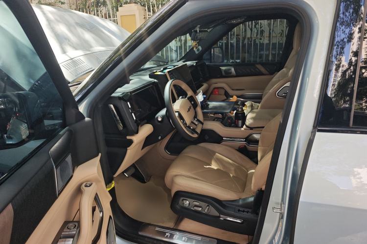 Used Formula Leopard 8 2025 Smart & Brave Flagship Edition 6 Seats