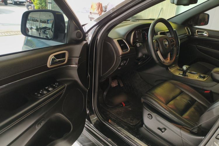 Used Jeep Grand Cherokee 2014 3.0L Comfort Navigation Edition