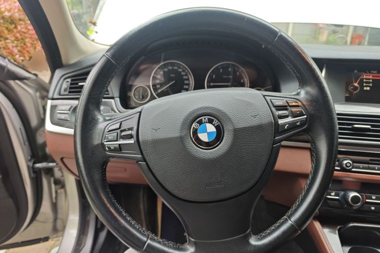 Used BMW 5 Series 2014 525Li Leading Model Steering Wheel