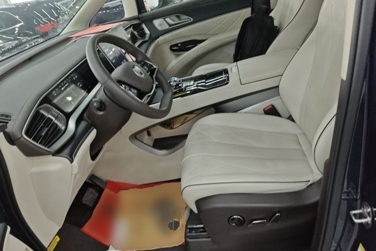 Used Denza D9 2024 DM-i 980 Four-Wheel Drive Flagship Model
