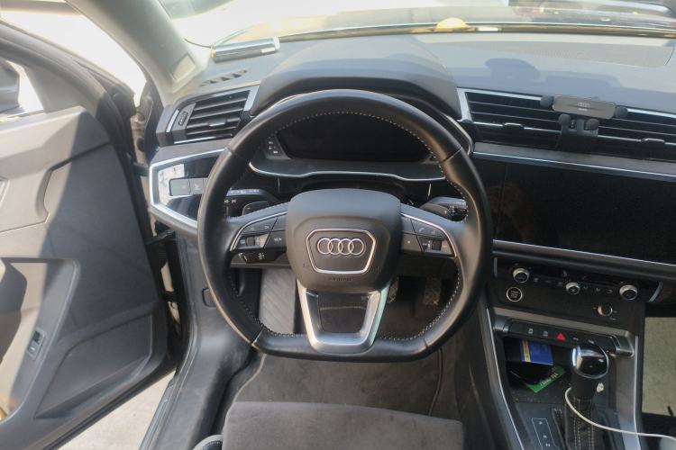 Used Audi Q3 2022 35 TFSI Fashion Dynamic Model
