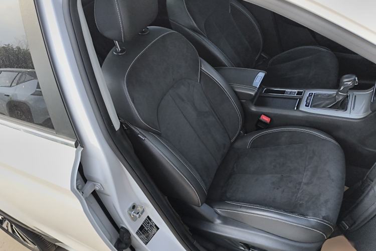 Used Roewe RX5 New Energy 2017 eRX5 50T Hybrid Connected Prestige Flagship Edition Right Front Seat