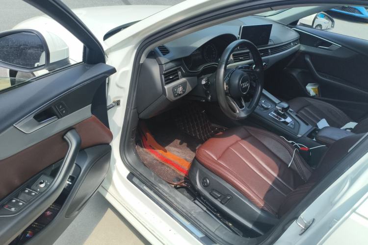 Used Audi A4L 2017 Plus 40 TFSI Ambition Model
