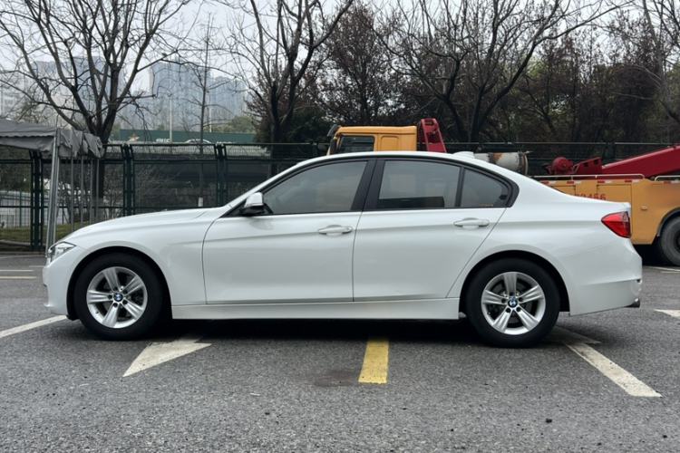 Used BMW 3 Series 2015 320i Fashion Model