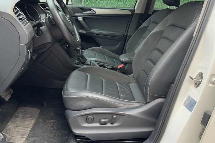 Used Volkswagen Tiguan L 2019 330TSI Automatic Two-Wheel Drive Panoramic Comfort Edition China VI Standard
