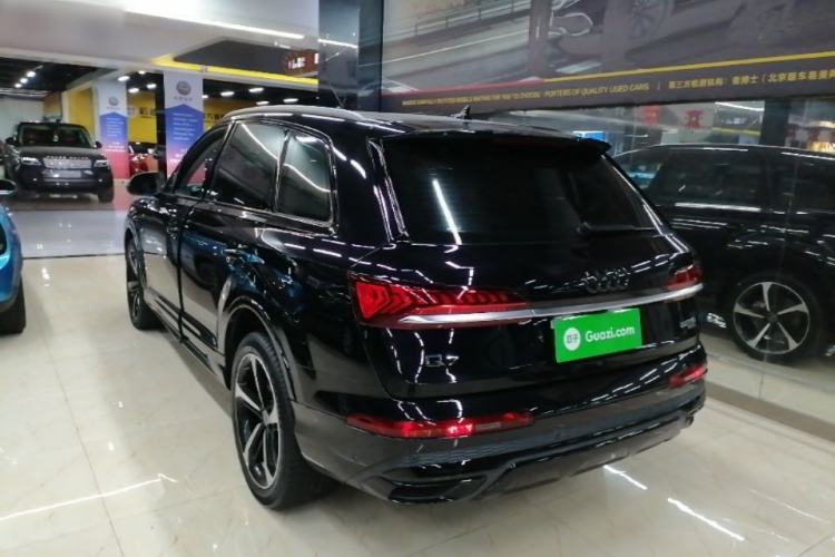 Used Audi Q7 2021 55 TFSI quattro S line Sport model
