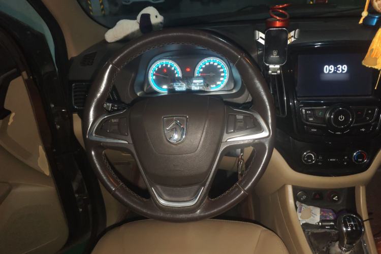 Used Baojun 730 2015 1.8L Manual Luxury Navigation ESP Version 7-seater