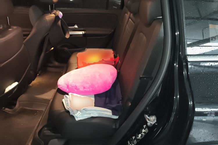 Used Mercedes-Benz GLB 2023 GLB 220 Fashion Model Left Rear Seat