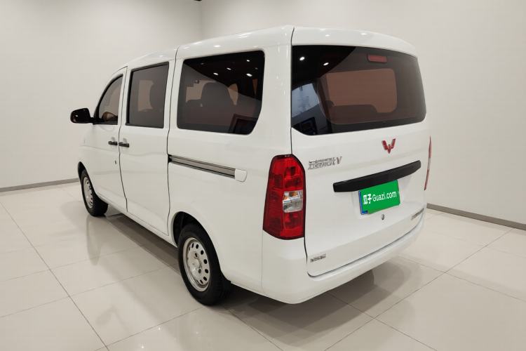 Used Wuling Rongguang V 2016 1.5L Practical Version Non-Power-Assisted
