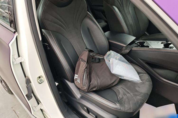 Used Roewe D5X DMH 2024 135 Tech Edition
