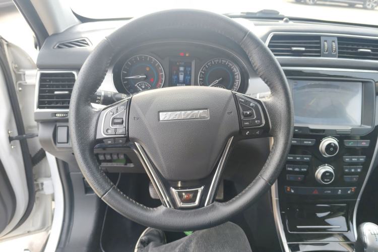 Used Haval H2 2017 Red-Label 1.5T Manual Two-Wheel Drive Luxury Model
